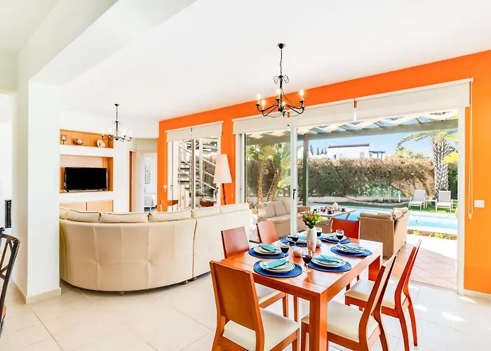 Вілла Poseidon Gardens By Ezoria Ларнака