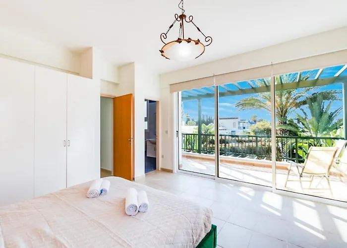 Вілла Poseidon Gardens By Ezoria *