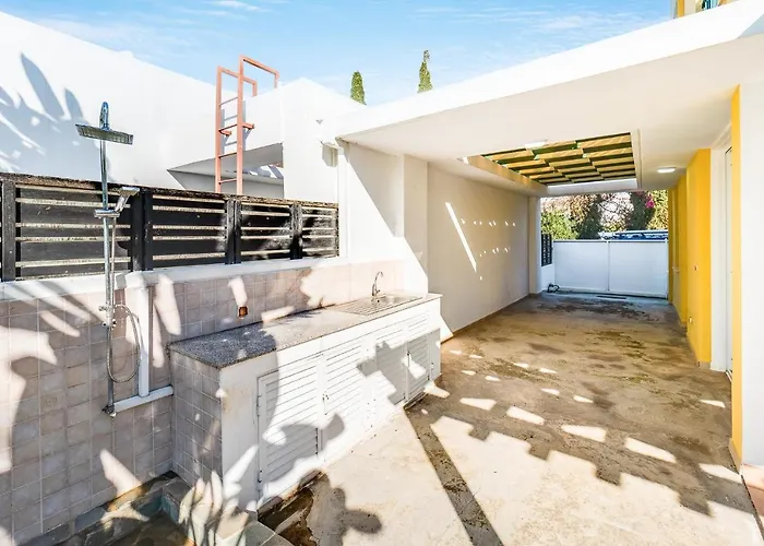 Villa Poseidon Gardens By Ezoria